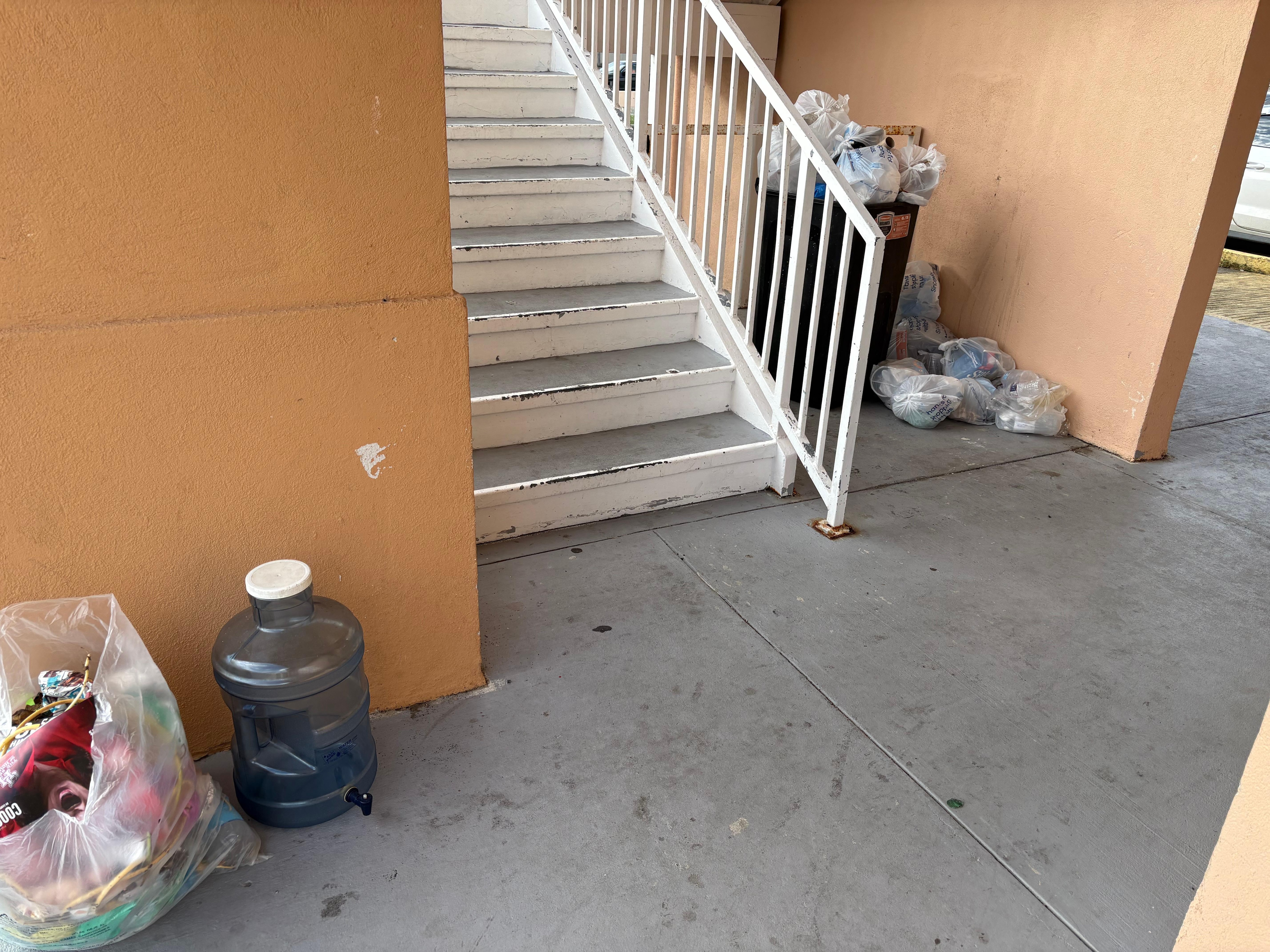 Garbage everywhere 