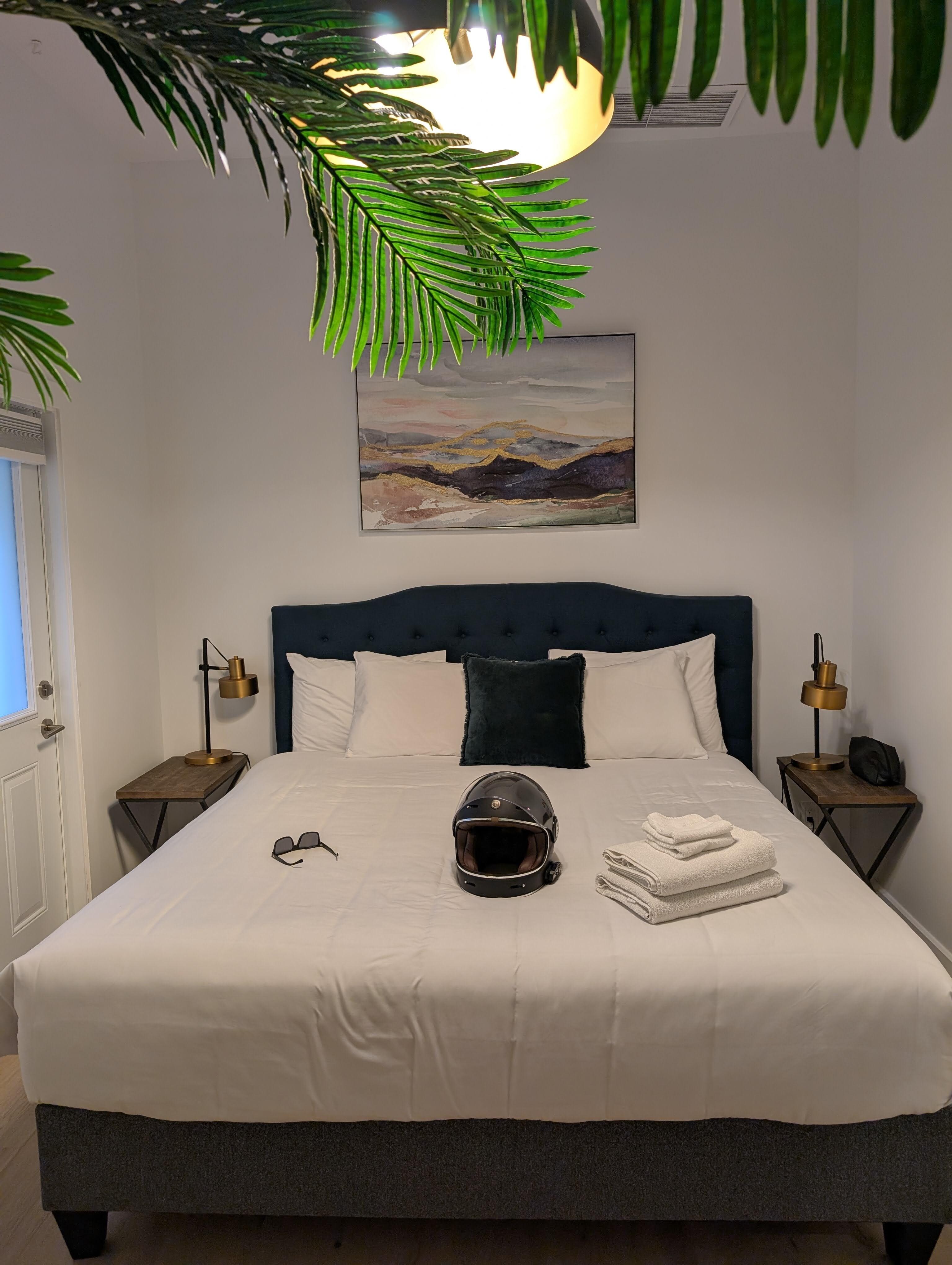 King sized bedroom