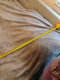 Measurements of "queen bed"