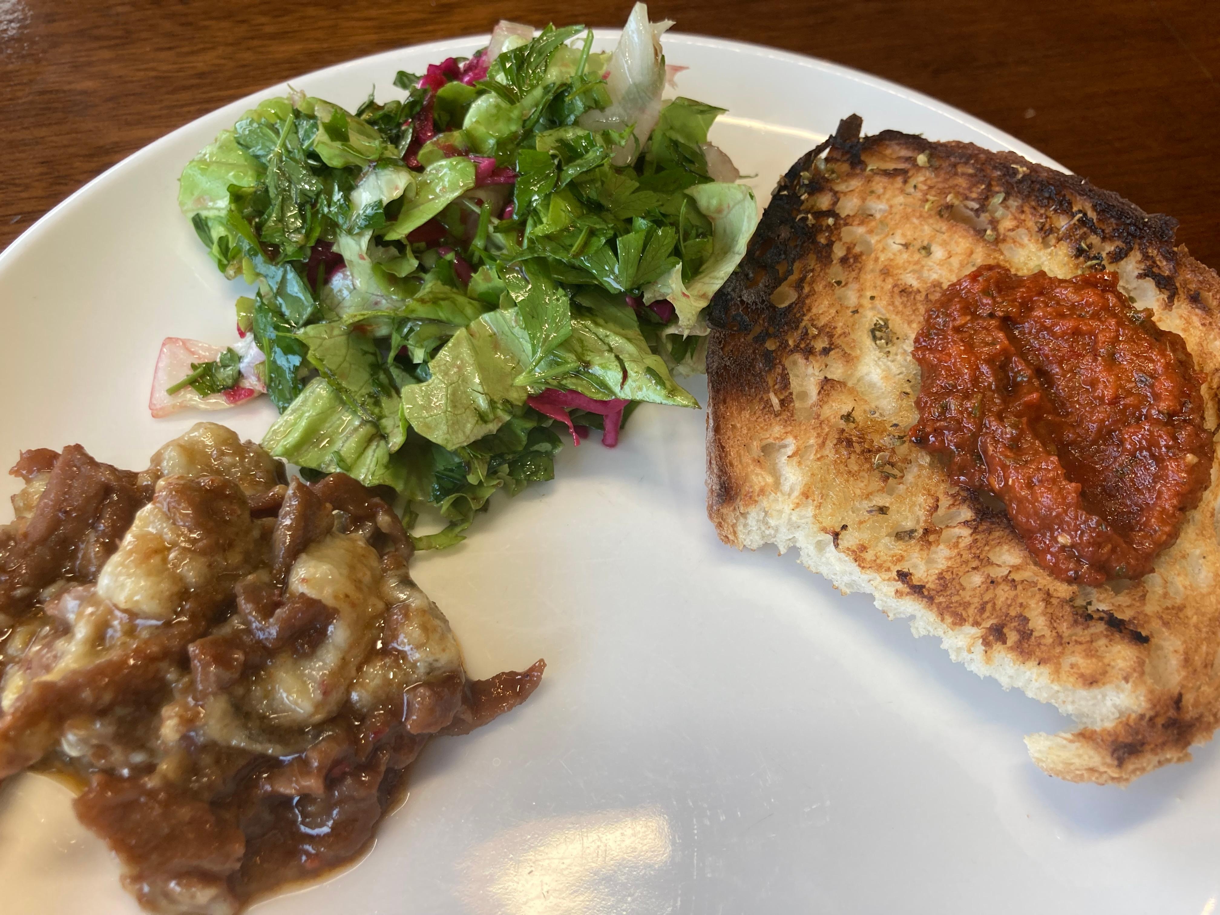 ナスとお肉の料理も美味しかったです。
