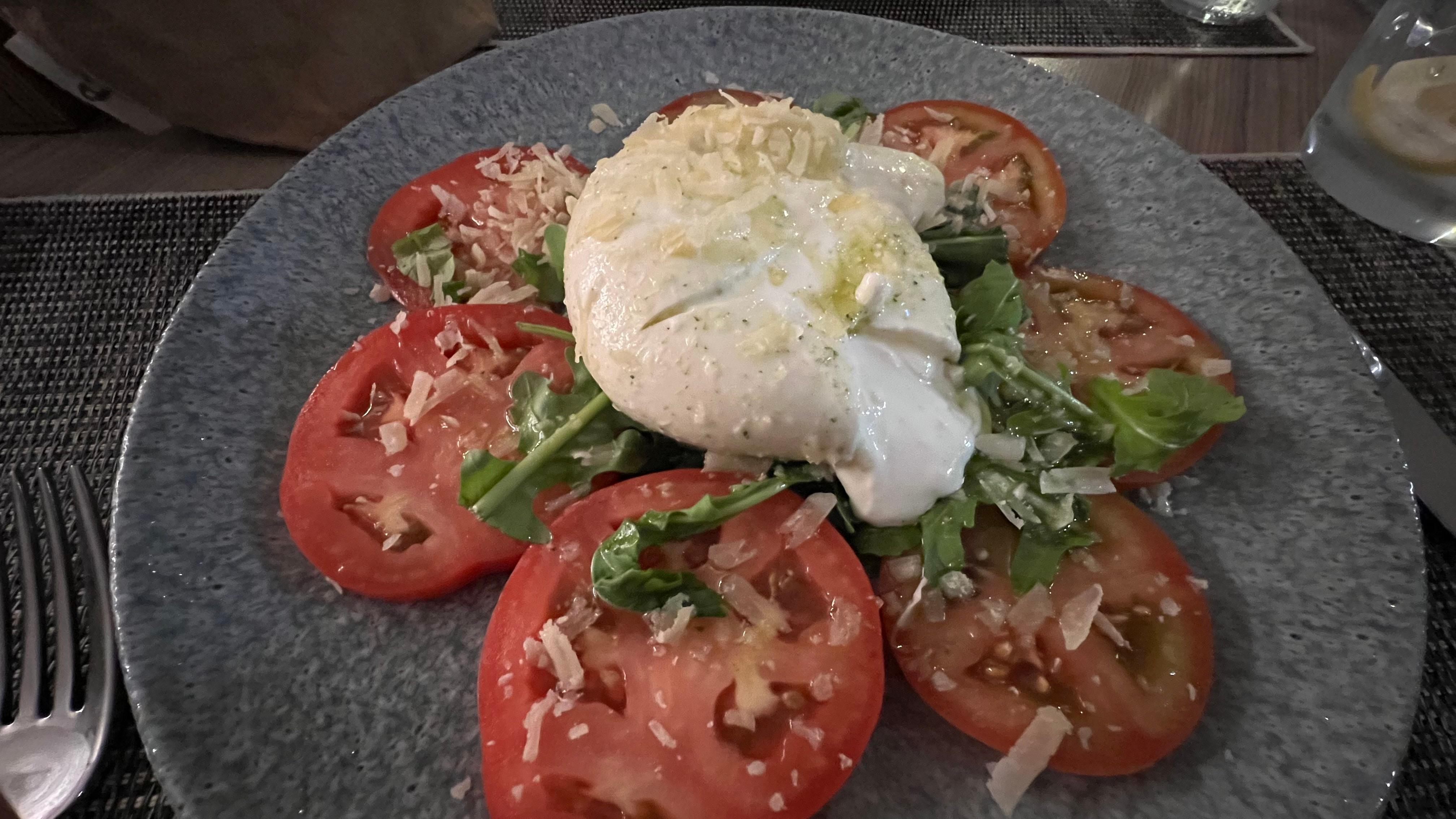 Burratta et tomate, la tomate était toutefois un peu ferme. 