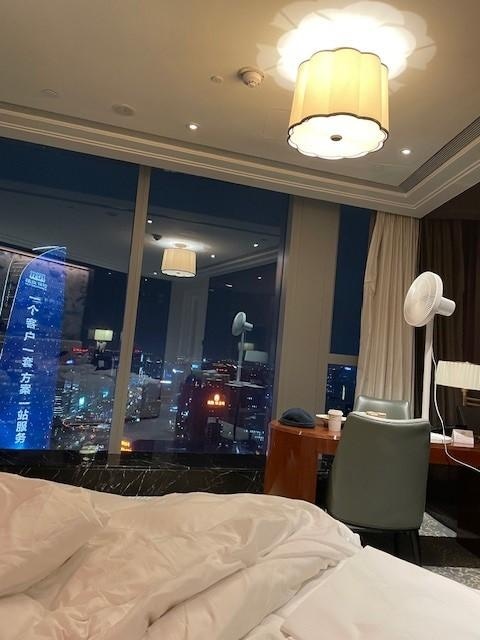 Cannot control thermostat. Can only reached 23 degree and cannot go lower.  They bought in a fan instead. 