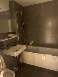 浴槽は大きいです。