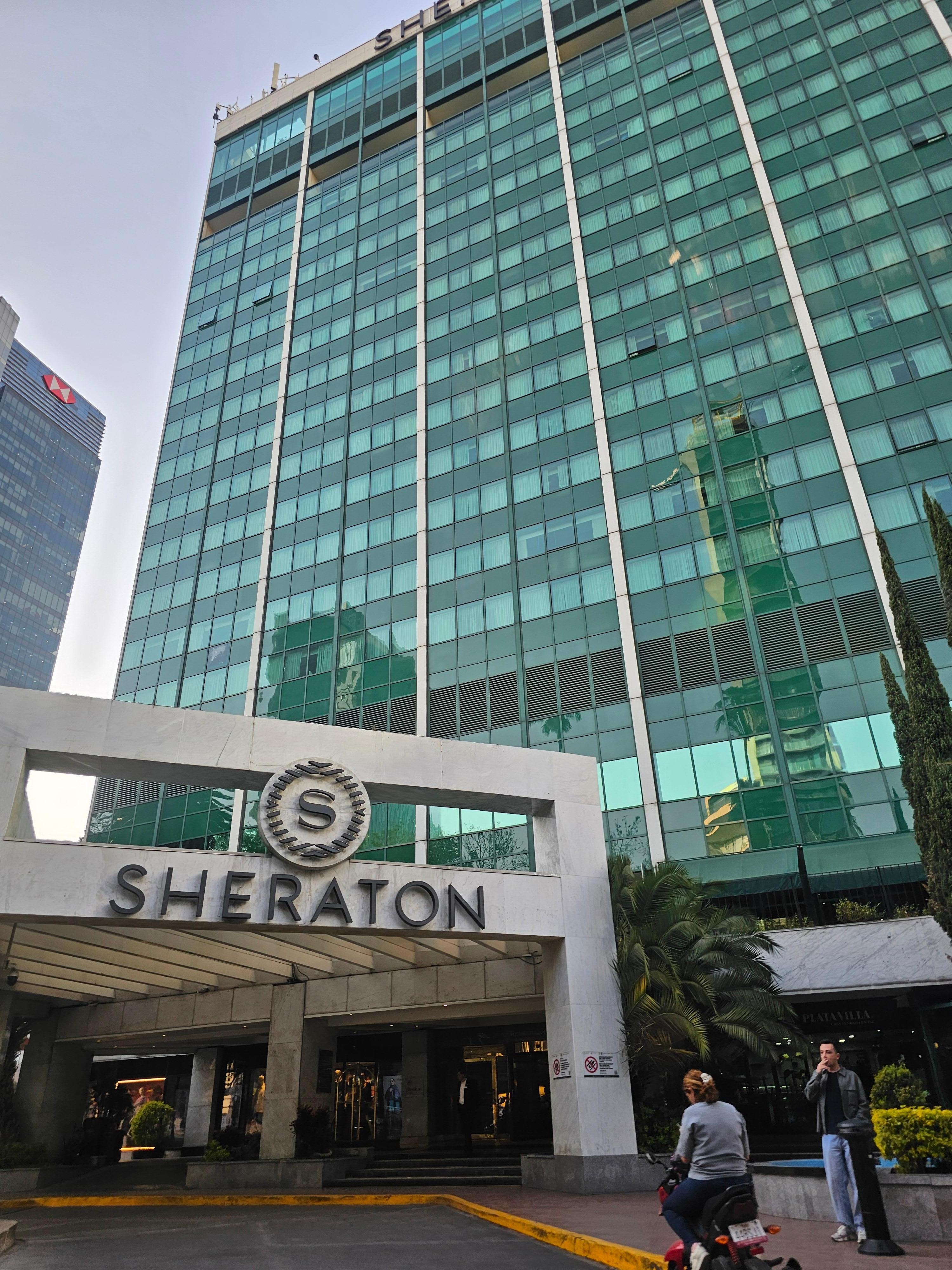 Vista del Hotel por fuera