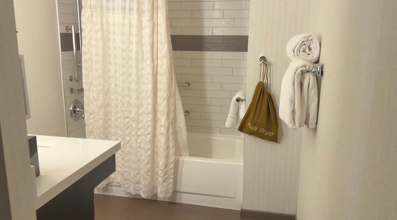 Bath tub, shower and removeable shower