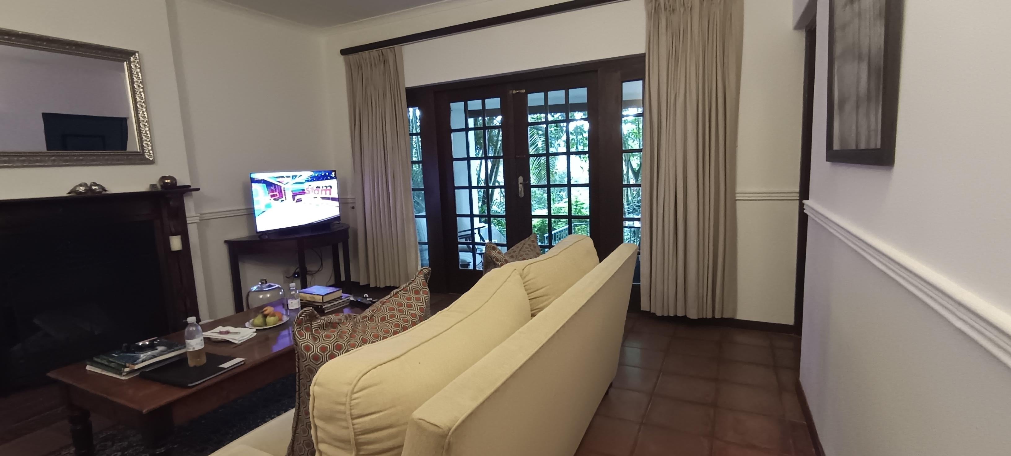 Notre salon devant la cheminée 