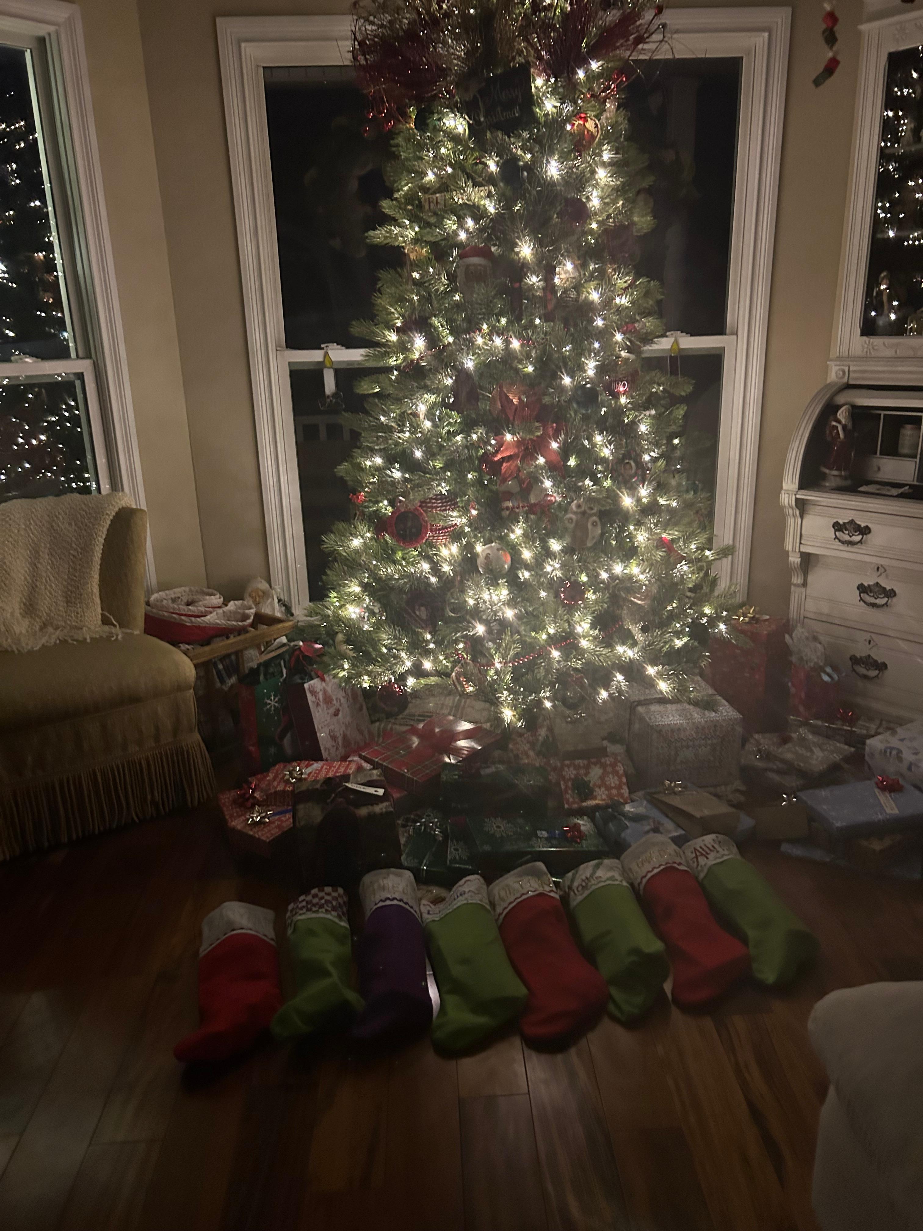 Front sitting room, decorated and waiting for family to celebrate Christmas!