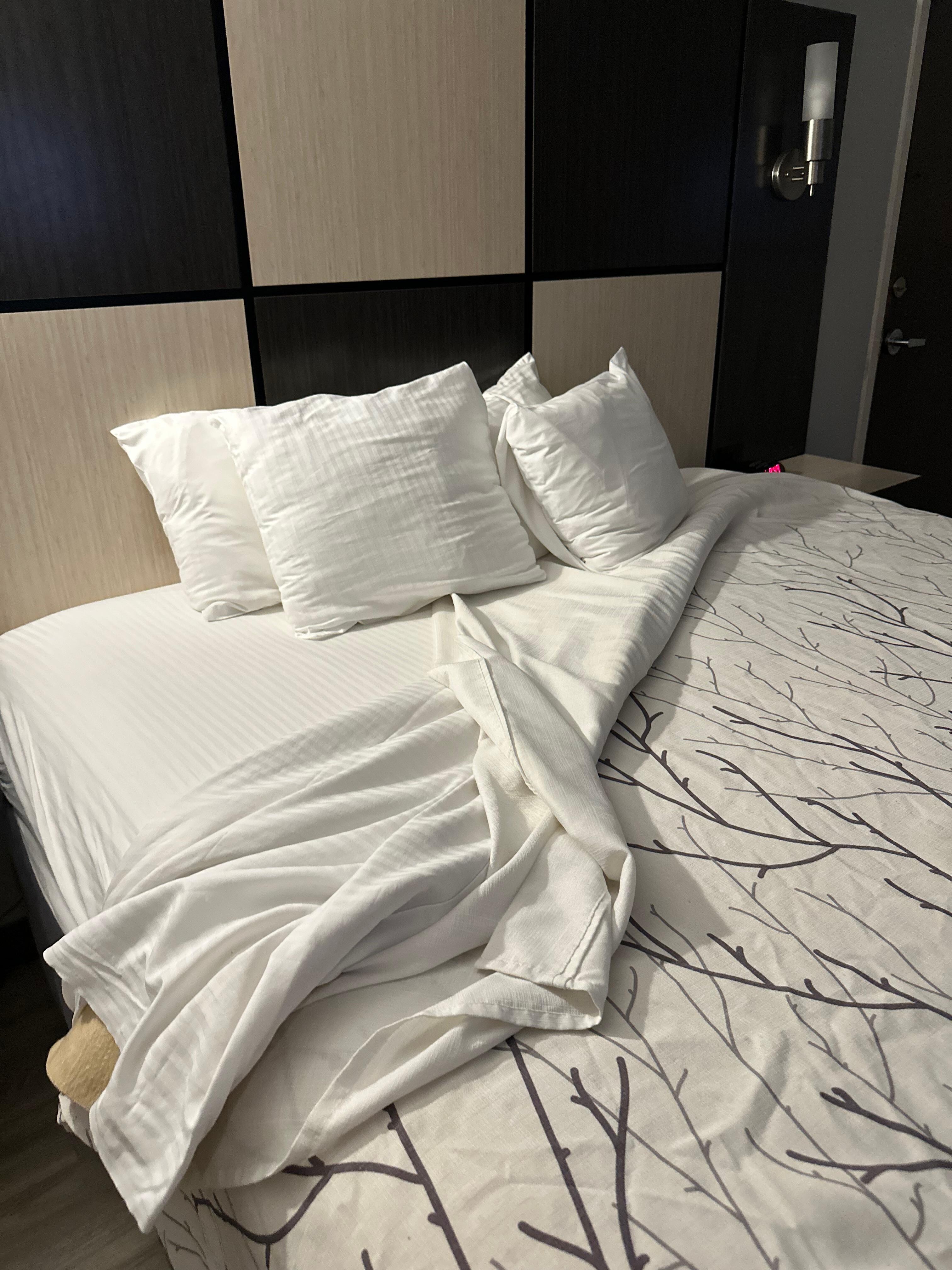 Pillows are so small 