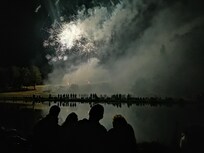 Feu d'artifice au bord du Lignon (Plage du Chambon)