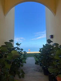 Portal to Almendros Beach