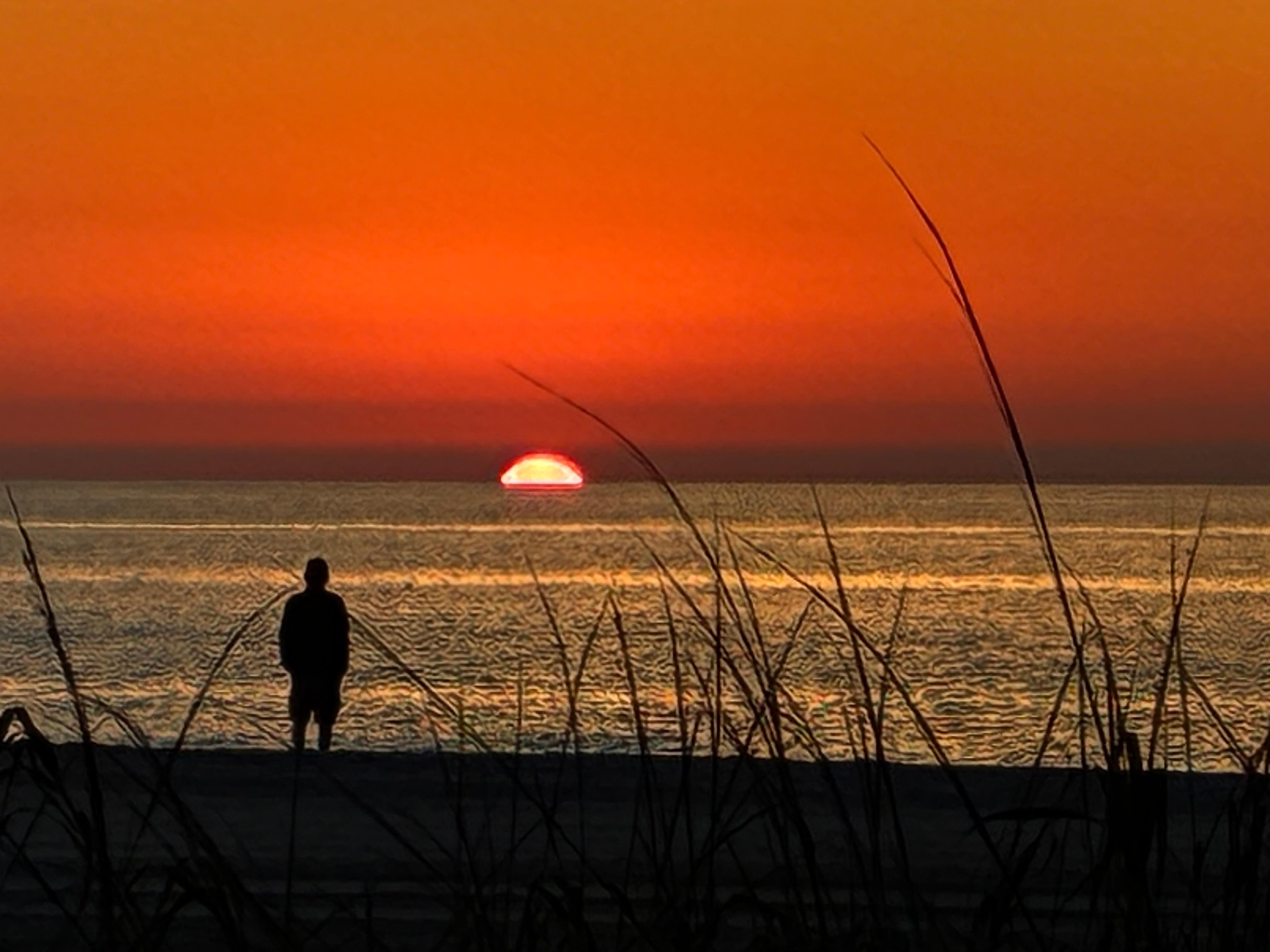 Amazing view of the sun setting. 