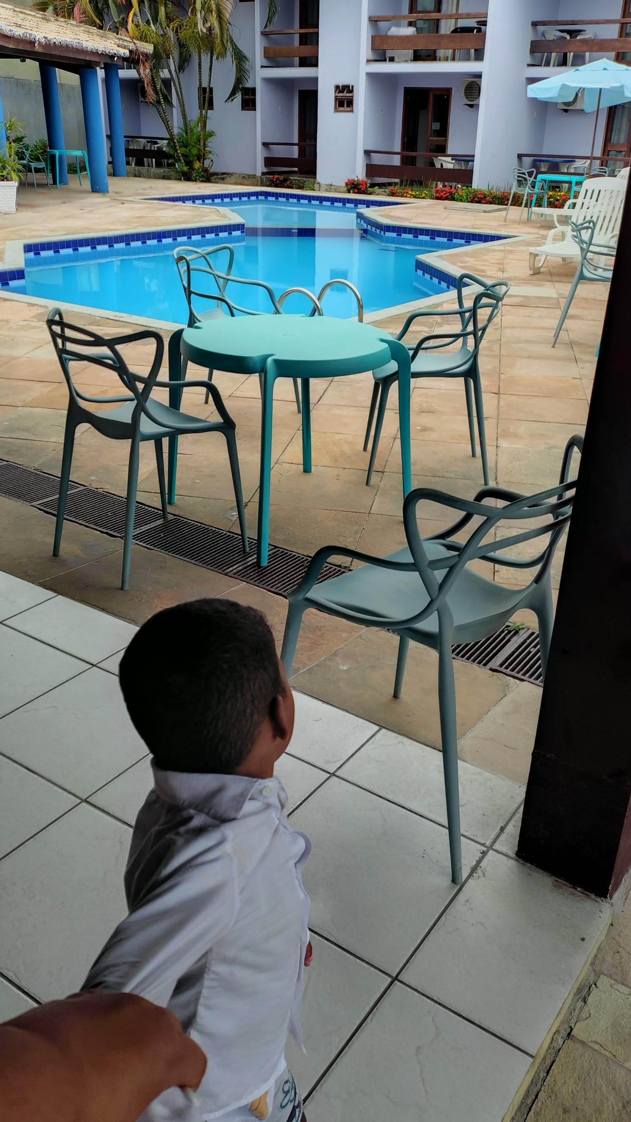 Meu pequeno, querendo ir pra piscina antes de está aberta kk
