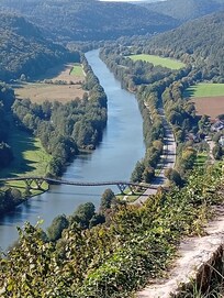 Von der Burg aus ins Tal