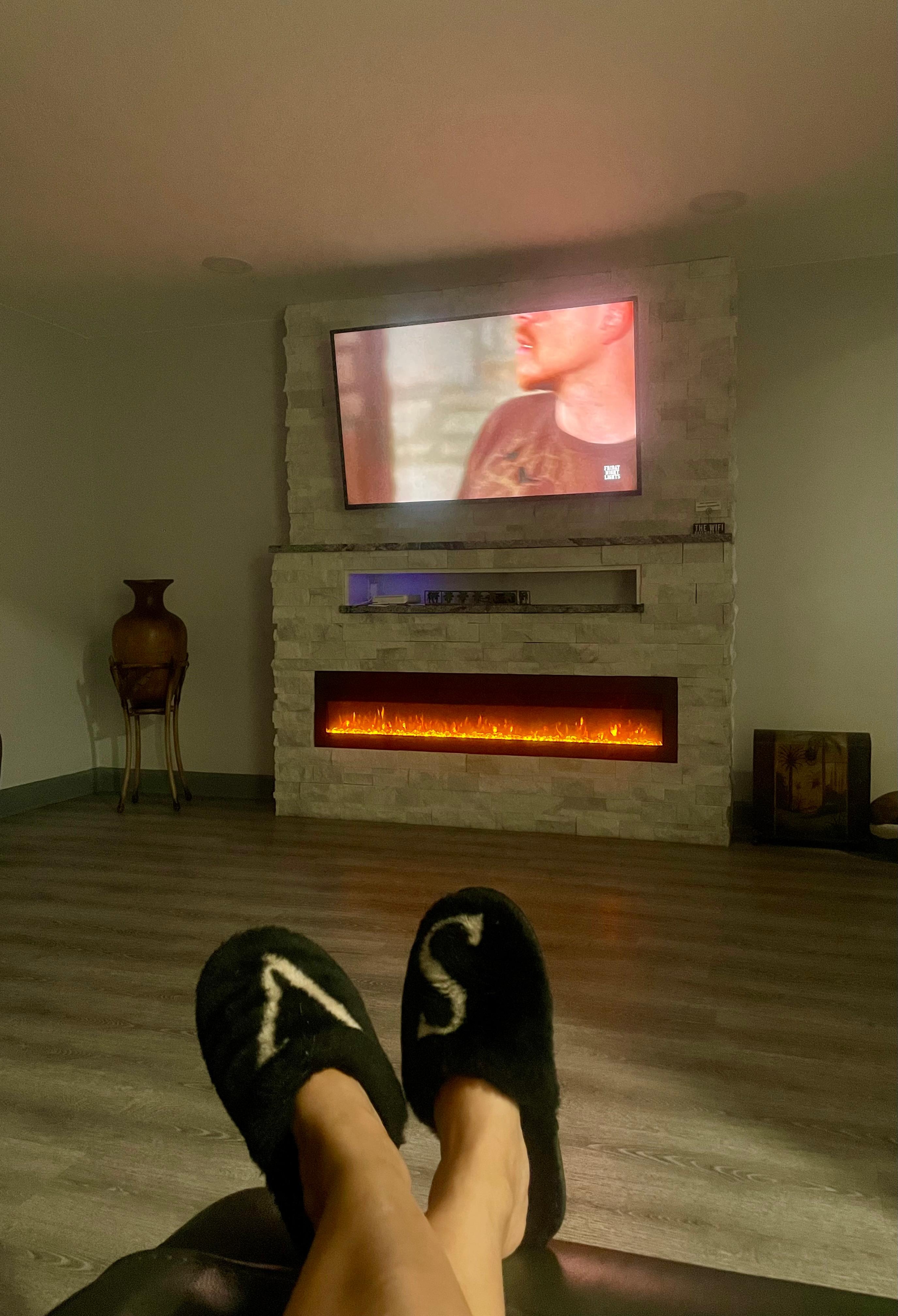 Time to relaxxx🍿😍