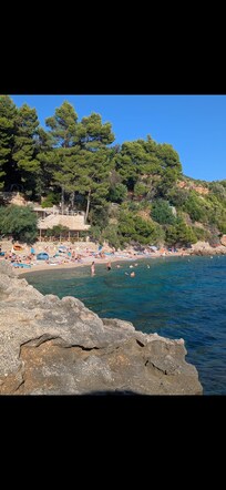 Mokalo Beach - 5 minutes walk down the hill from the house