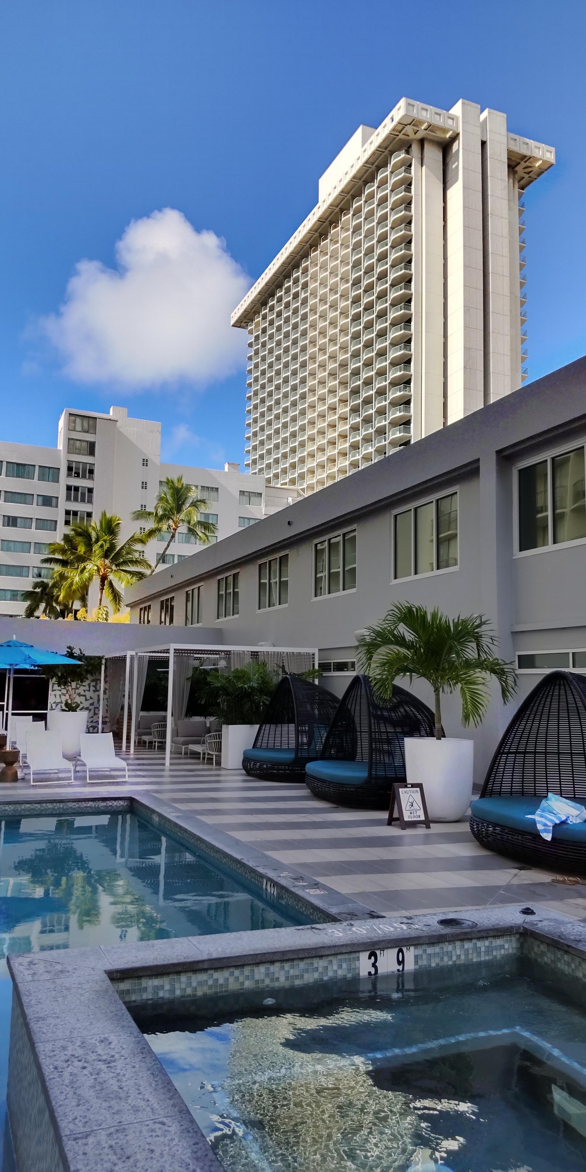 プールとジャグジーも良かった