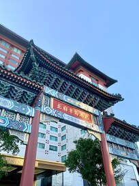 中国らしい外観。玄関から優雅な気持ちになれます。