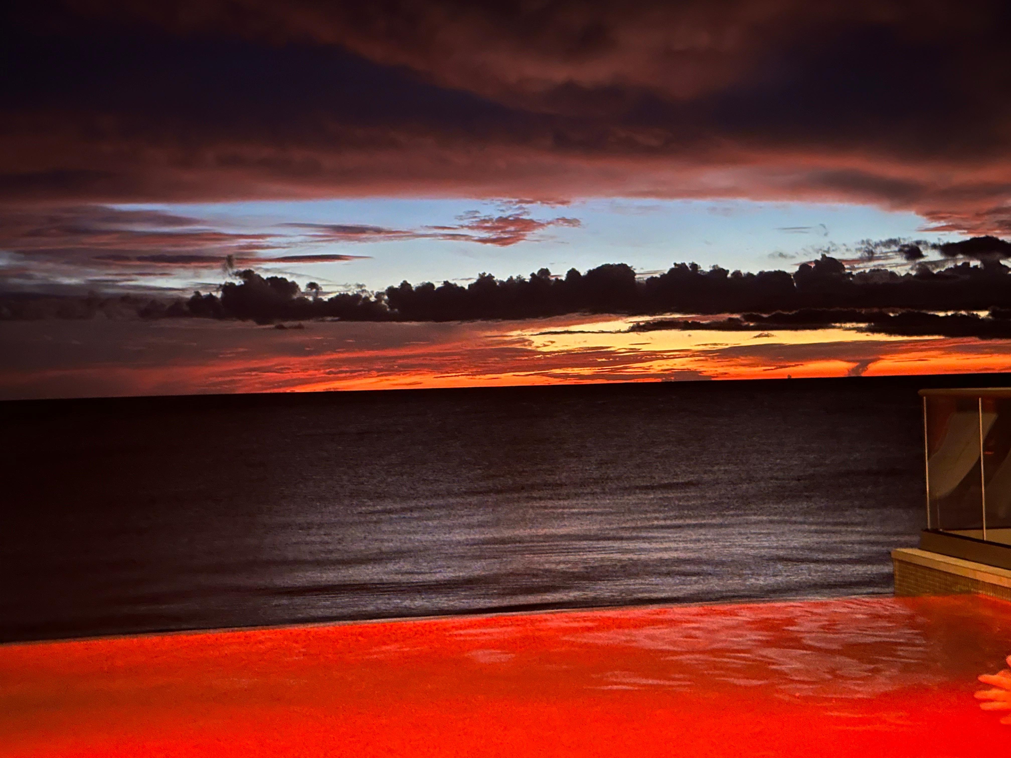 Pool/beach view night 