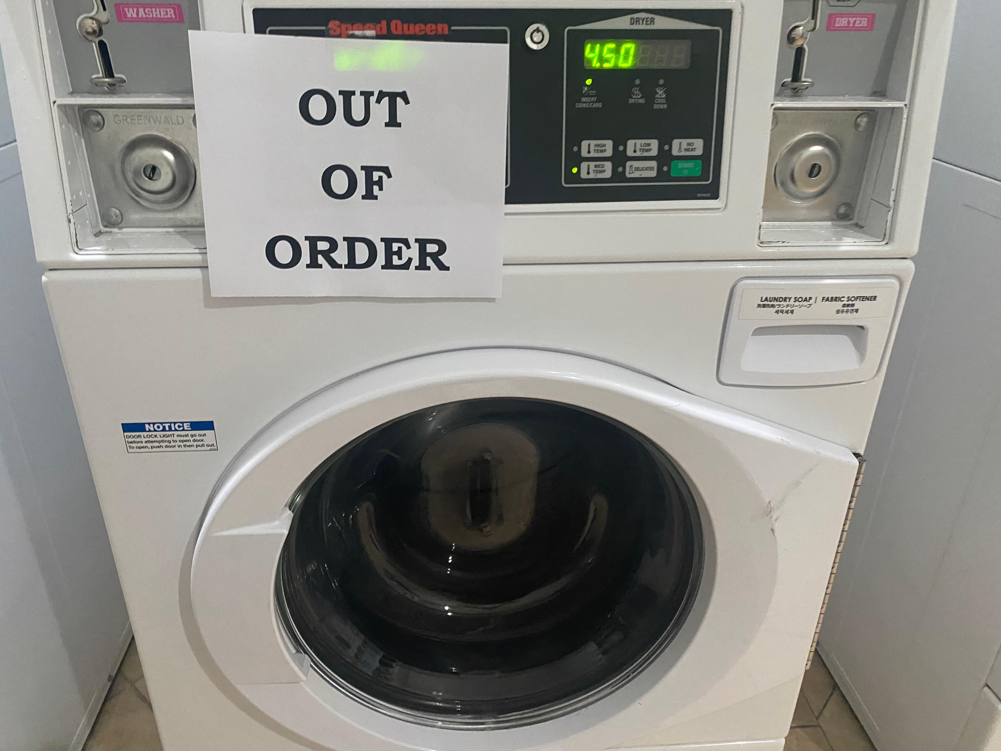 洗濯はクォーターしか使えないのに両替機は使えなかったのでフロントは行き両替をしてもらわないといけませんでした。