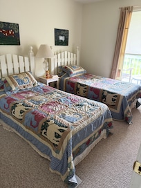Twin bedroom