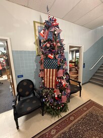 Welcoming American/Canadian decorated tree