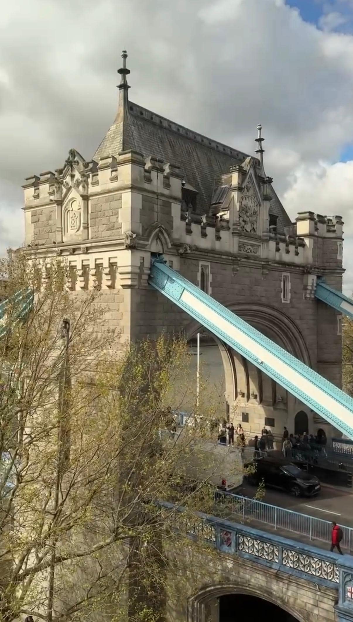 Blick vom Zimmer auf die Tower Bridge 