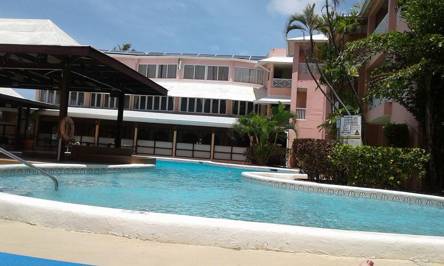 Rooms overlooking pool area