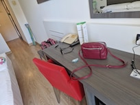 Bureau avec frigo
