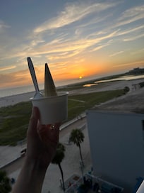 Just breathtaking!
And the ice cream shop down the road is delicious!
