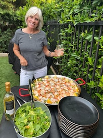 Serving paella