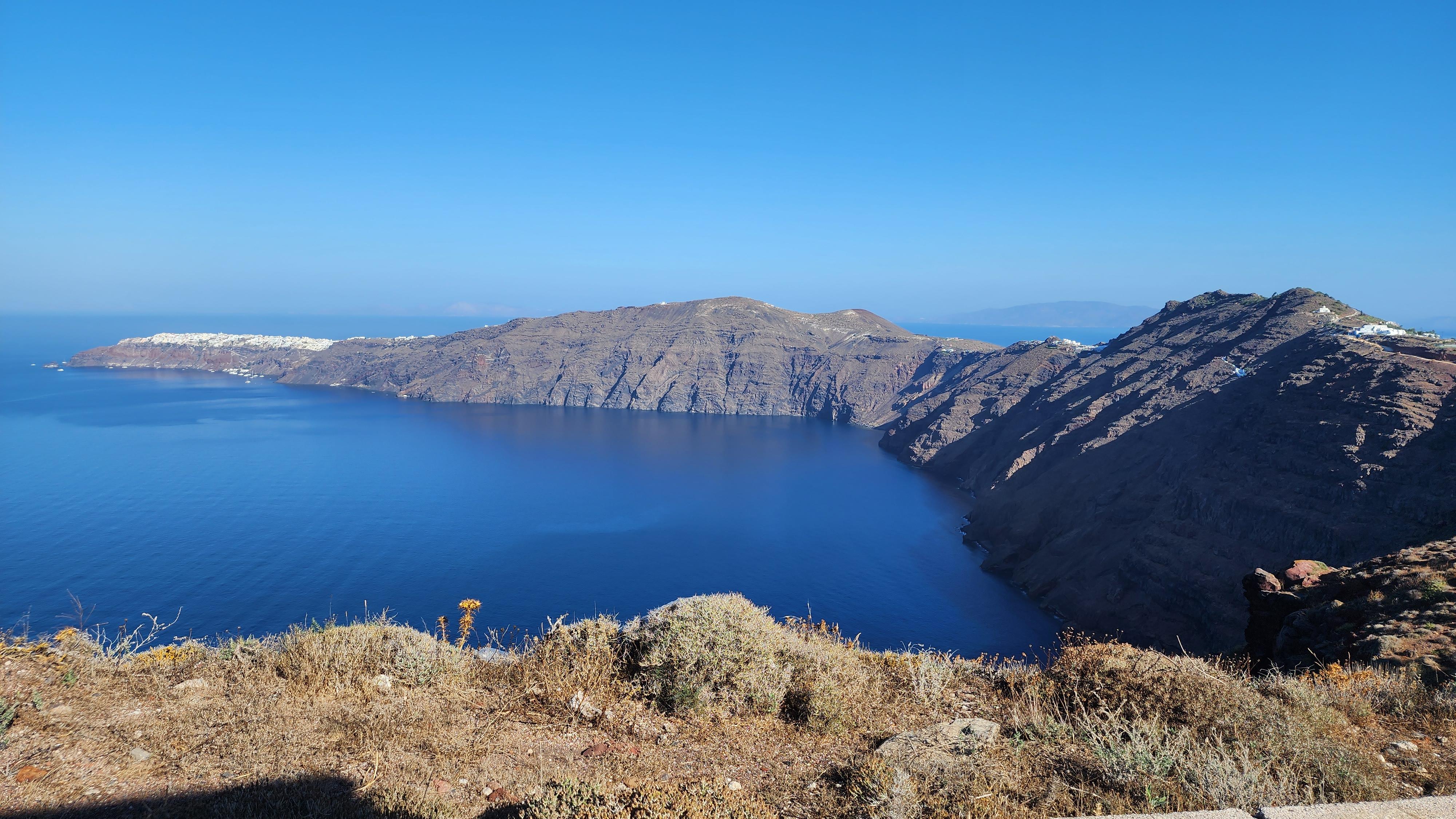 Caldera view on the way to Skaros rock. 