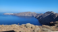 Caldera view on the way to Skaros rock.