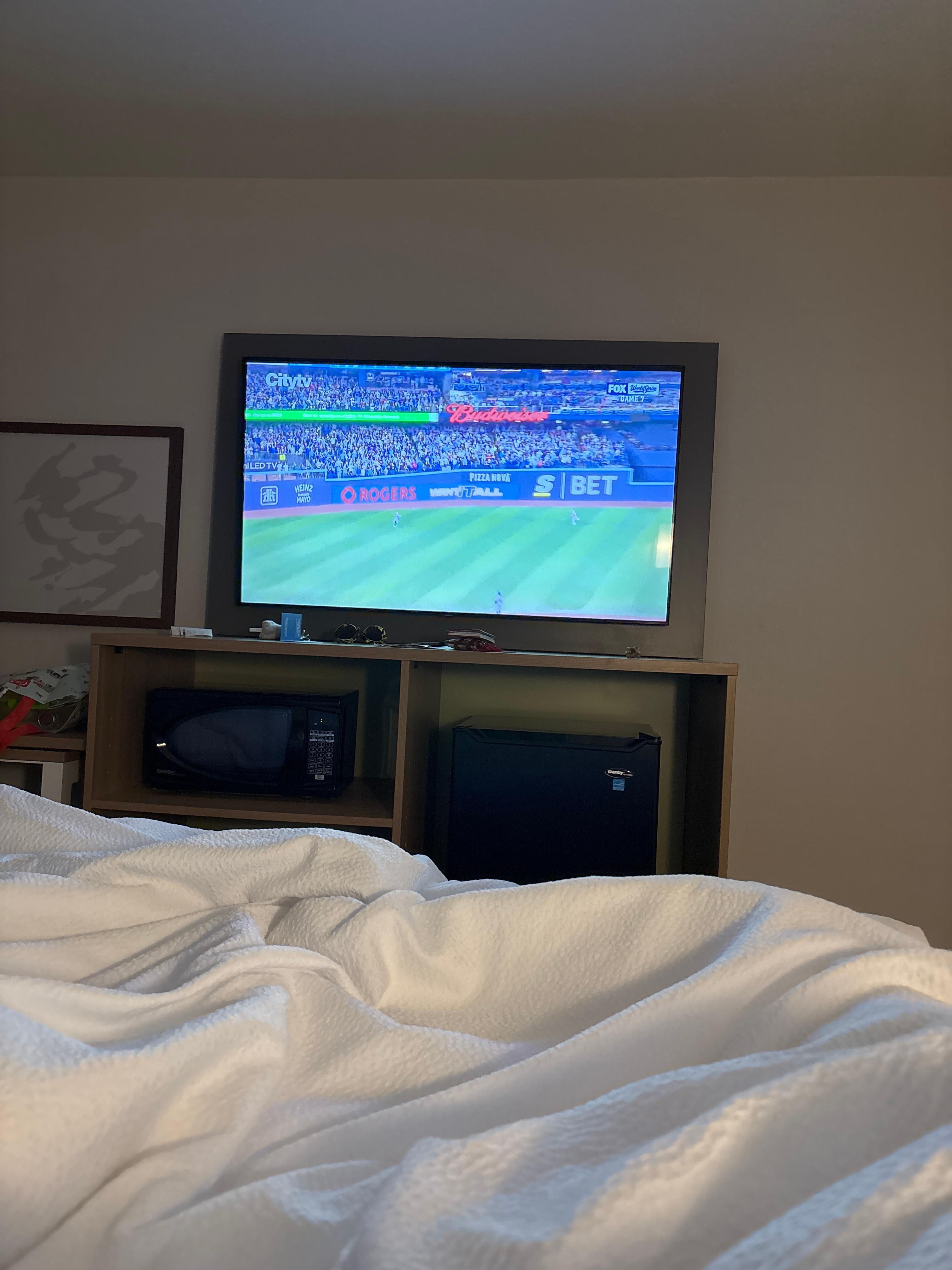Nice big TV to watch the 2025 World Series 