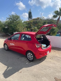 plenty of parking right outside of the villa