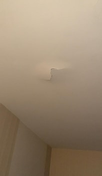 Ceiling crack room 418