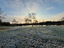 Le soleil se lève au matin de Noël