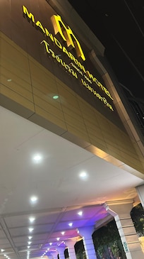 Entrance to drop off point of hotel - stairs to ground floor