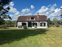 Front of beautiful cottage