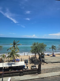 Nyepi Day's deserted Kuta beach - one of the busiest in Bali😱🌟👍