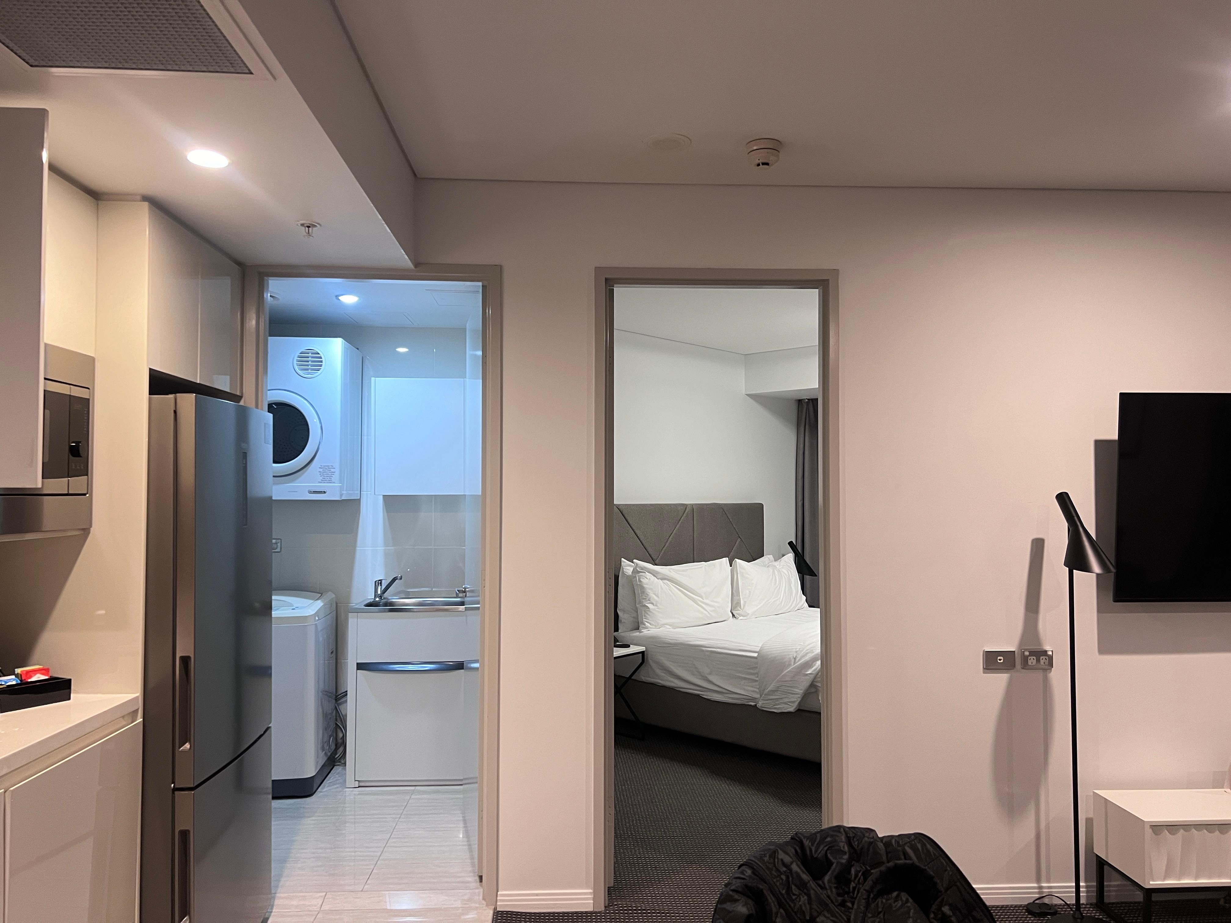 洗衣機烘衣機洗衣台樣樣俱全