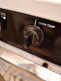 Oven knob with no temperature numbers