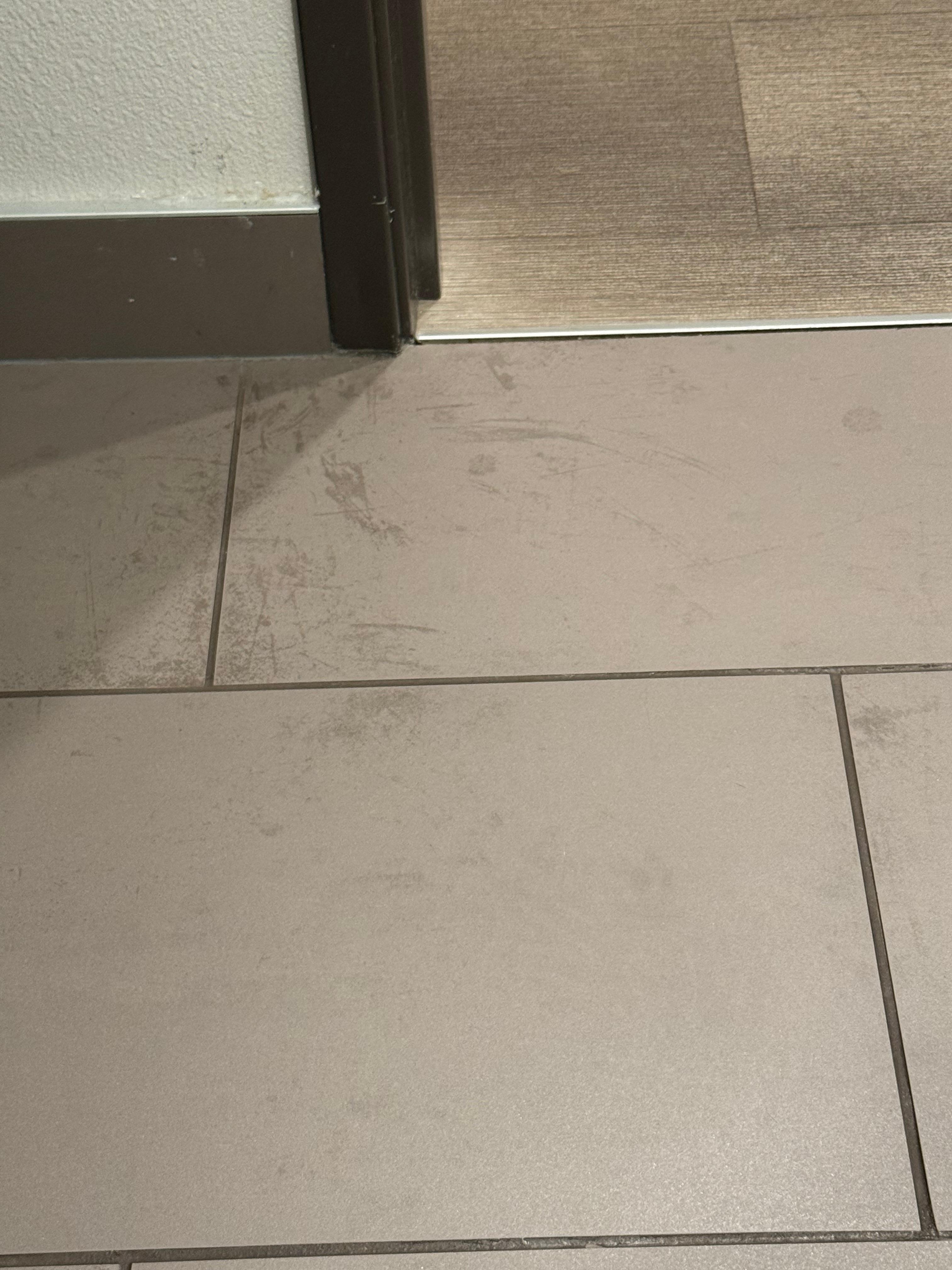 Floor looks dirty but it’s the marble design. 