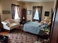 Upstairs large bedroom