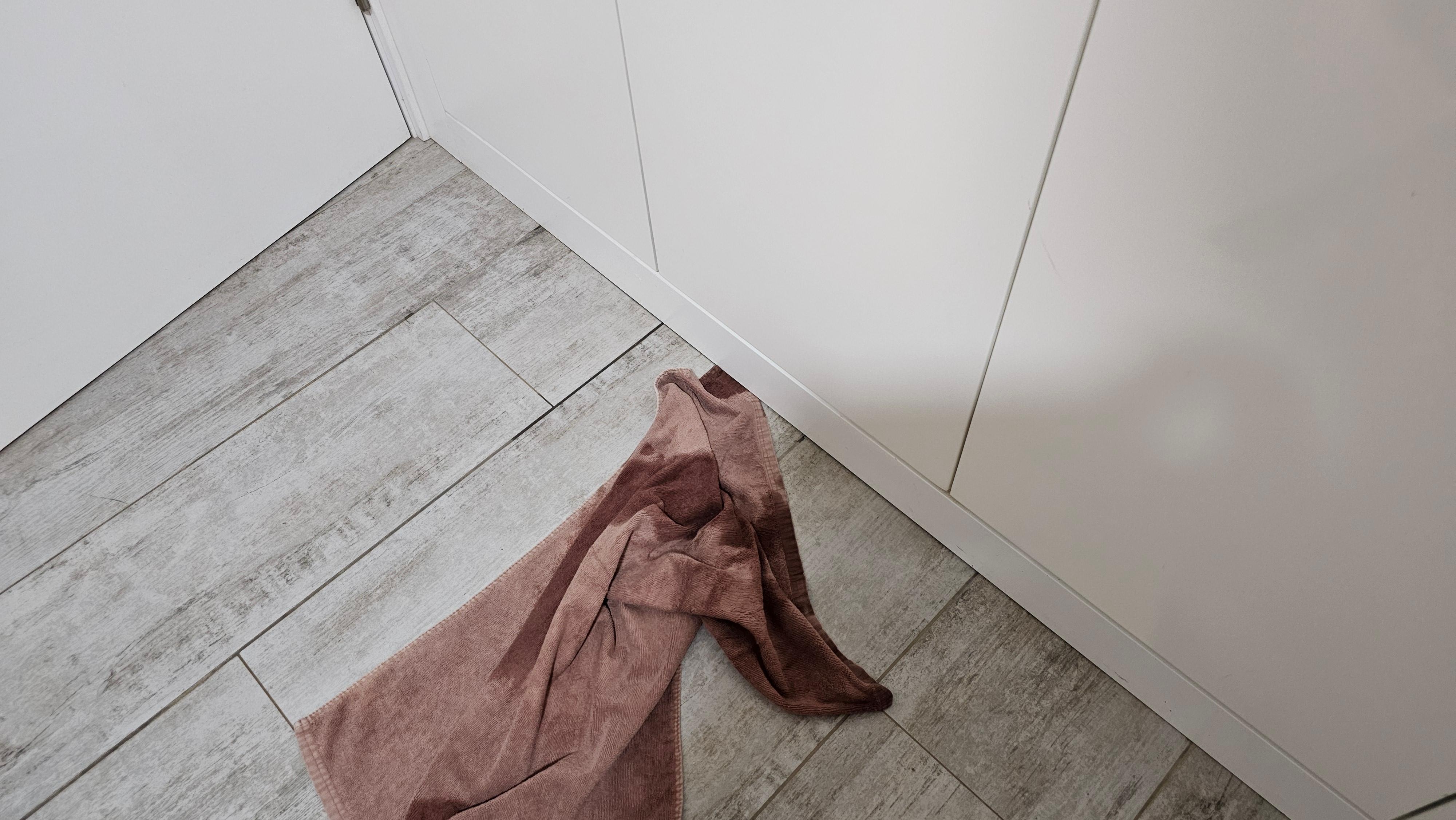 Wasserausbruch im Schlafzimmer 