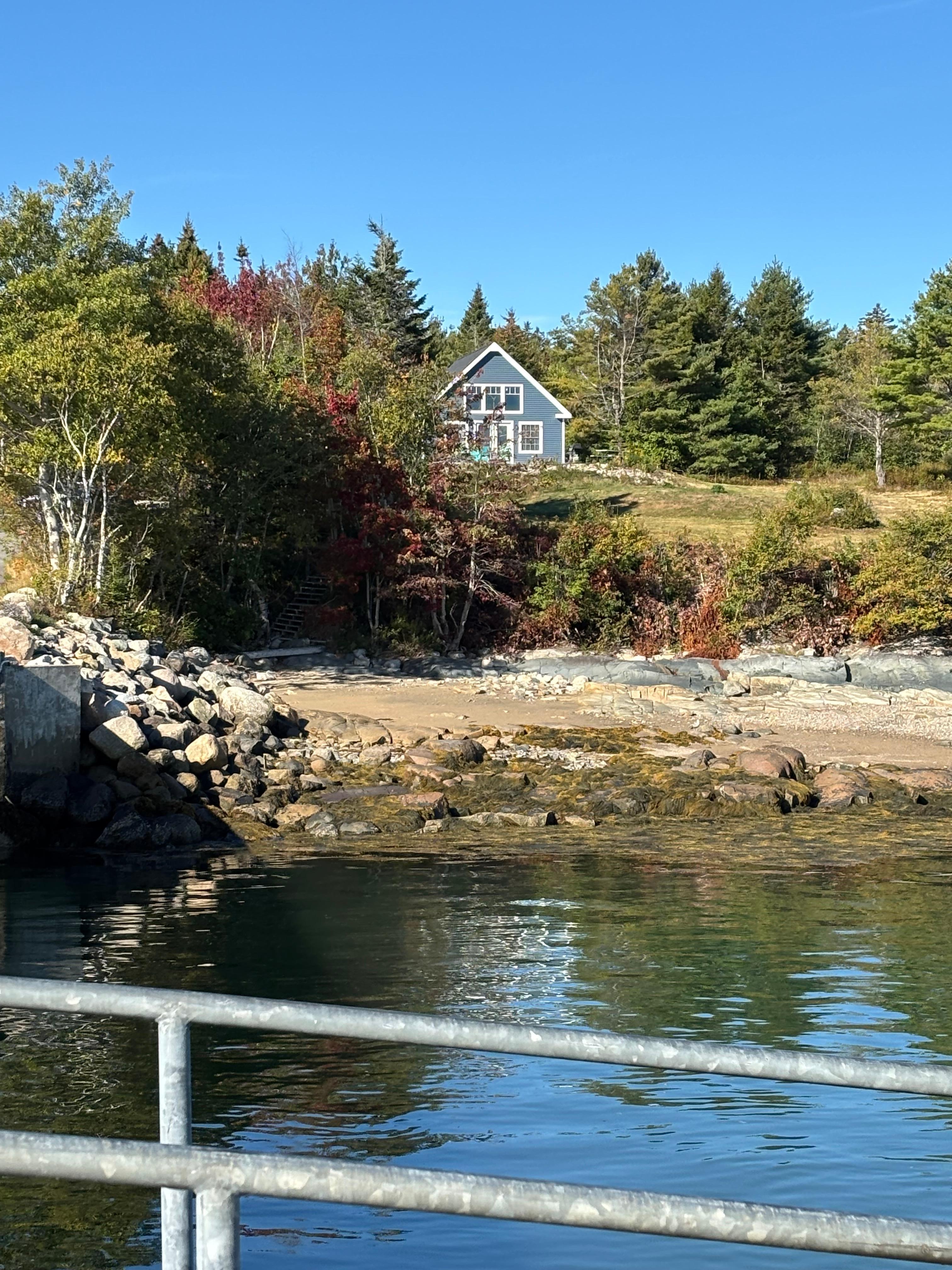 A picture of the cottage from out on the dock. 