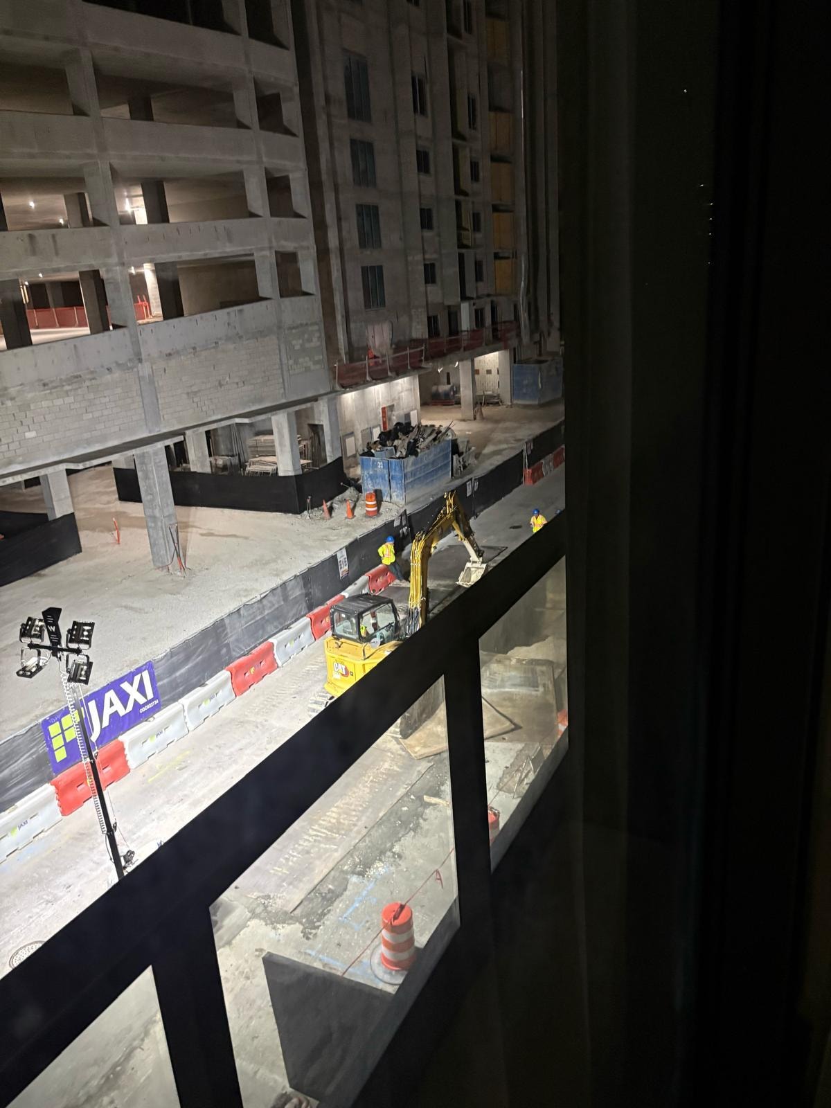 There is construction work outside the hotel. The hotel were aware of this and did not inform guests. After 24 hours of travel. The construction road works continued until 2.30am. It was the worst nights stay with no sleep. 