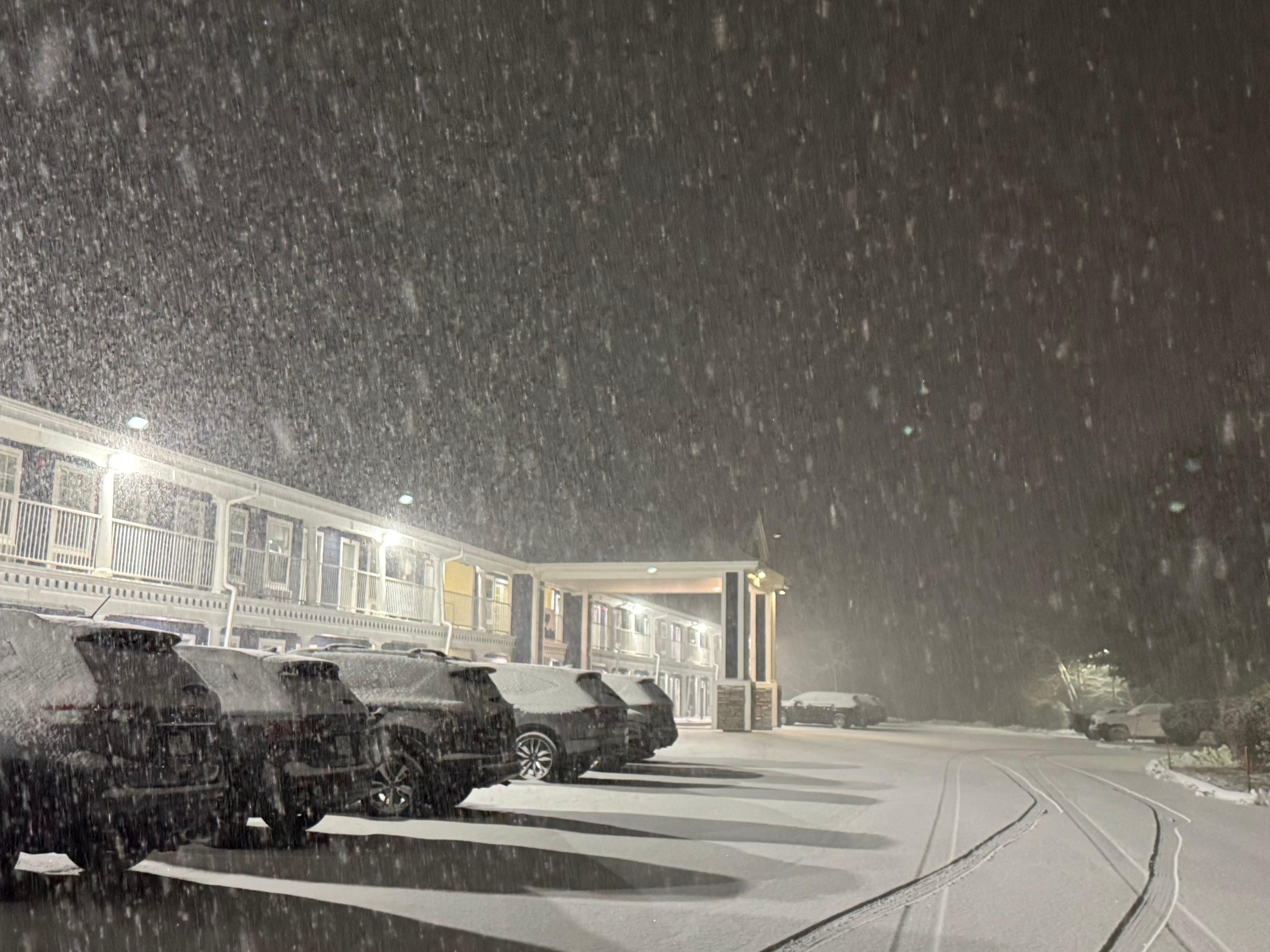 Looking towards front of hotel.