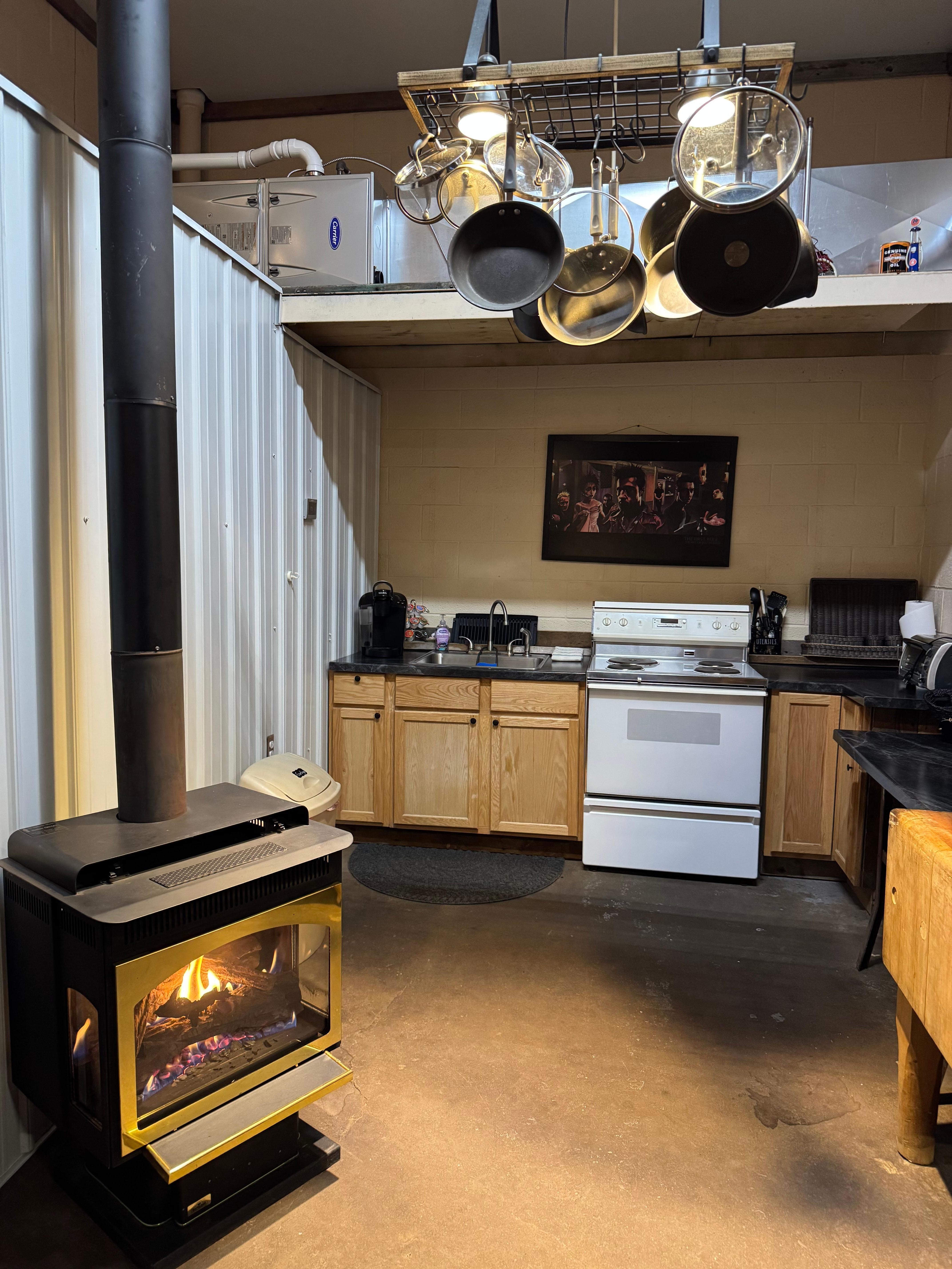 Adorable kitchen area!