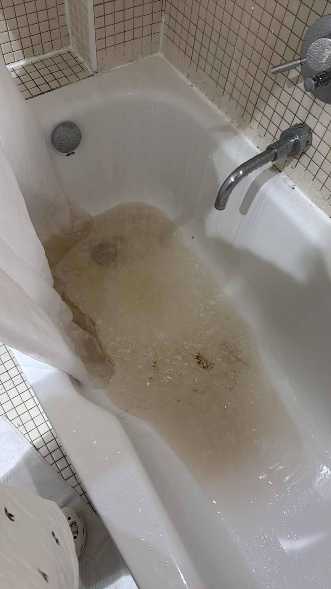 Un altro giorno, la stessa cosa, quattro giorni in due settimane