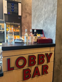 Lobby shop